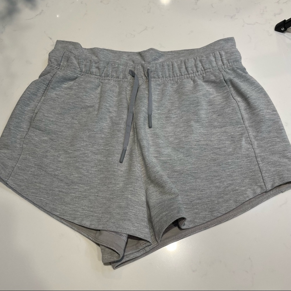 Lululemon Inner glow high-rise short 3”